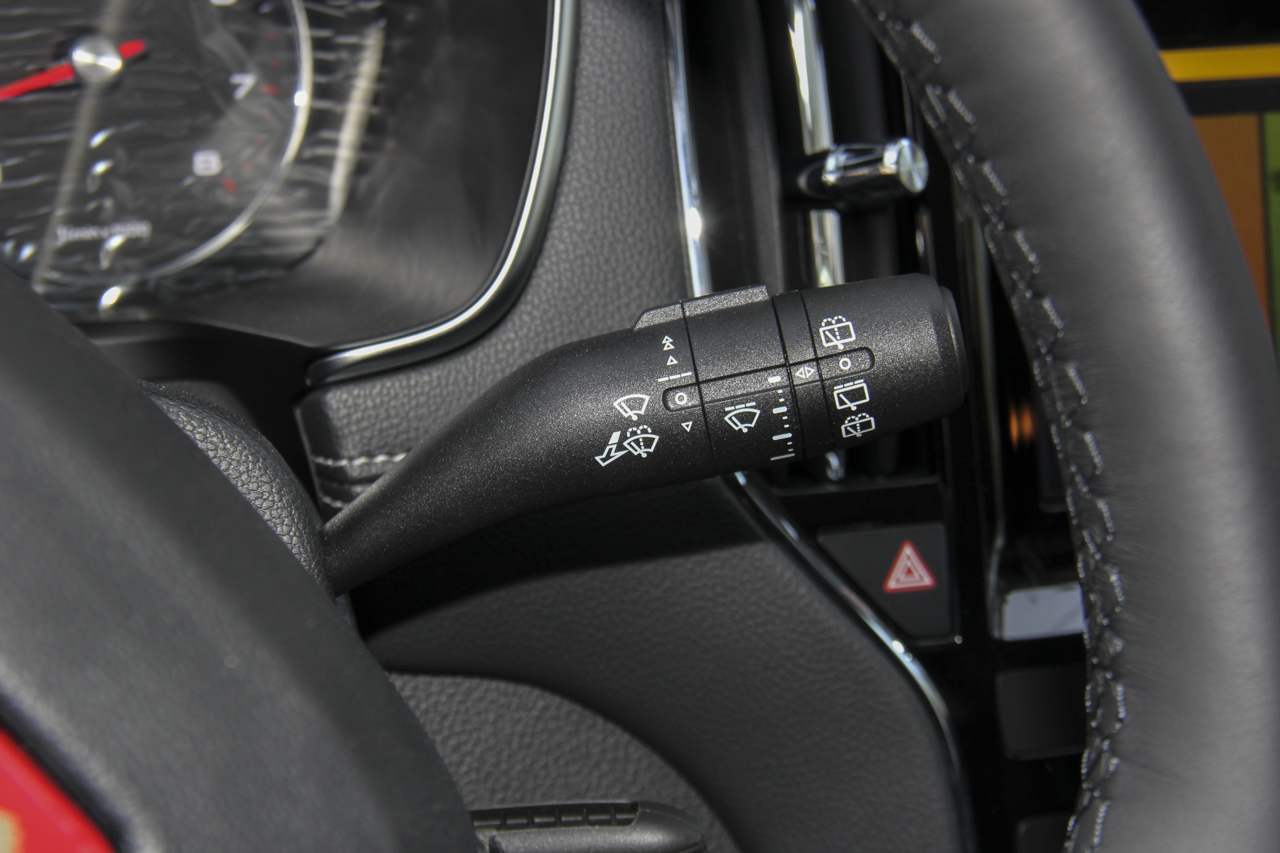 2018款荣威RX5 1.5T 20T手动两驱旗舰版