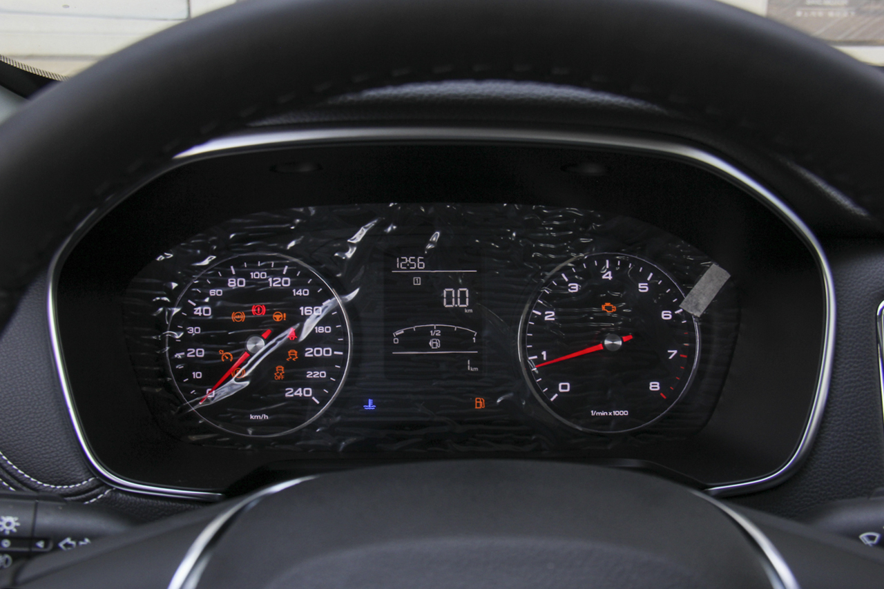 2018款荣威RX5 1.5T 20T手动两驱旗舰版