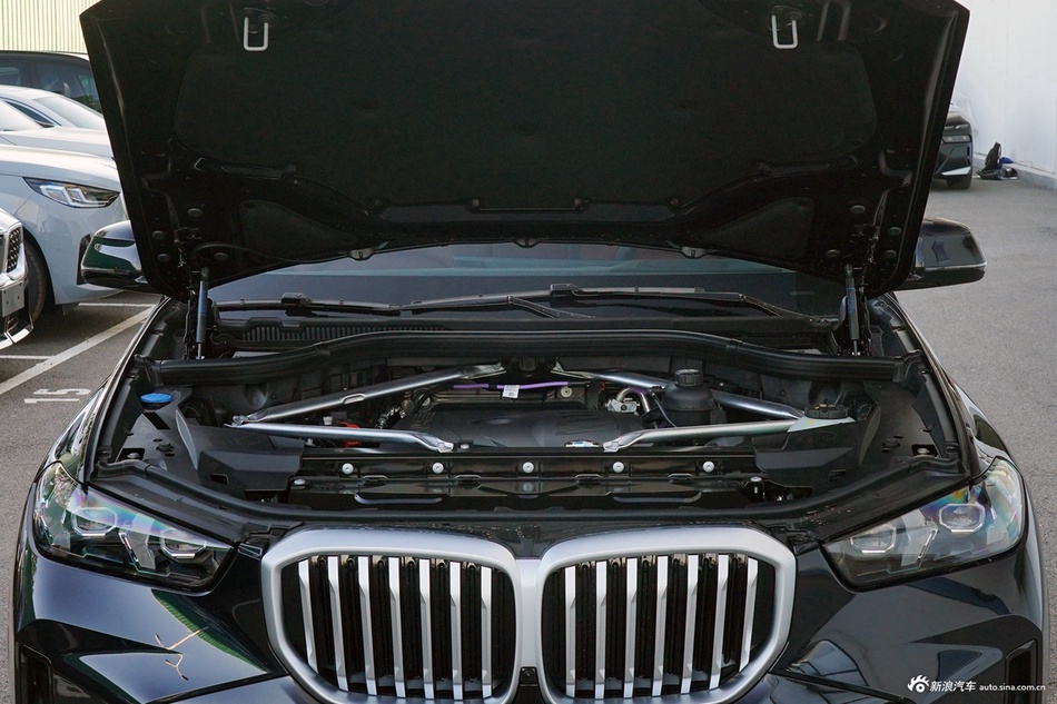 2026款宝马X5 xDrive 30Li 尊享型 M运动曜夜套装