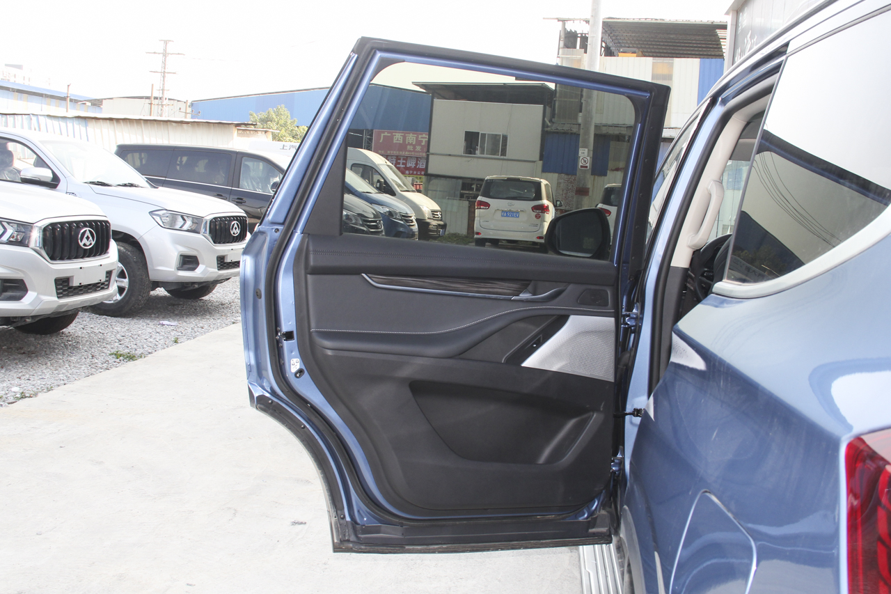 2017上汽大通D90 2.0T自动四驱天狼星