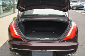 2018款捷豹XJL 3.0L自动SC两驱典雅商务版 