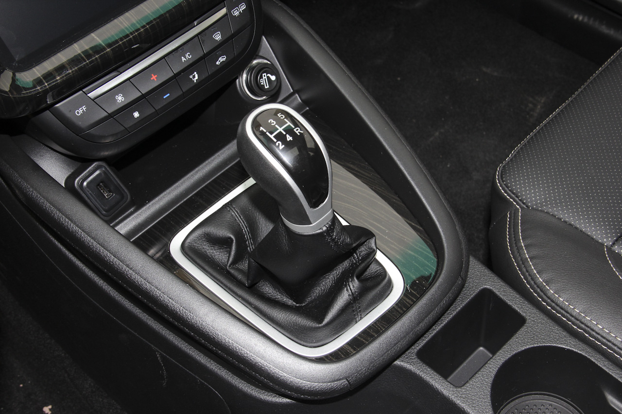 2018款斯威X7改款1.8L手动舒适版7座 