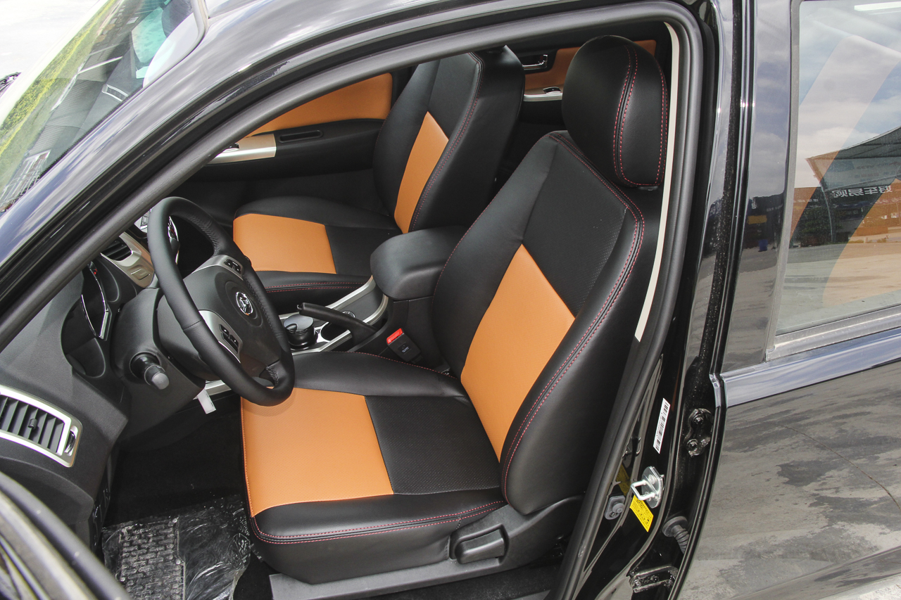 2018款黄海N1 2.8T手动柴油两驱超值加长版新内饰