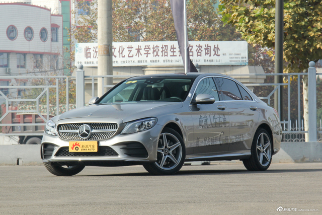 2019款奔驰C级C 260 2.0T运动版4MATIC轻混