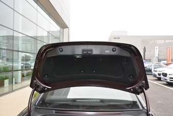 2018款捷豹XJL 3.0L自动SC两驱典雅商务版 