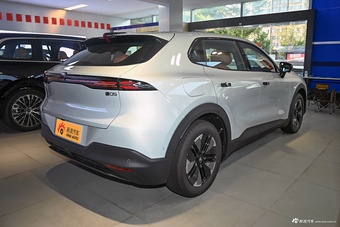 2026款深蓝S05 520MAX纯电版