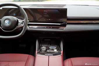 2025款宝马5系 525Li 豪华套装