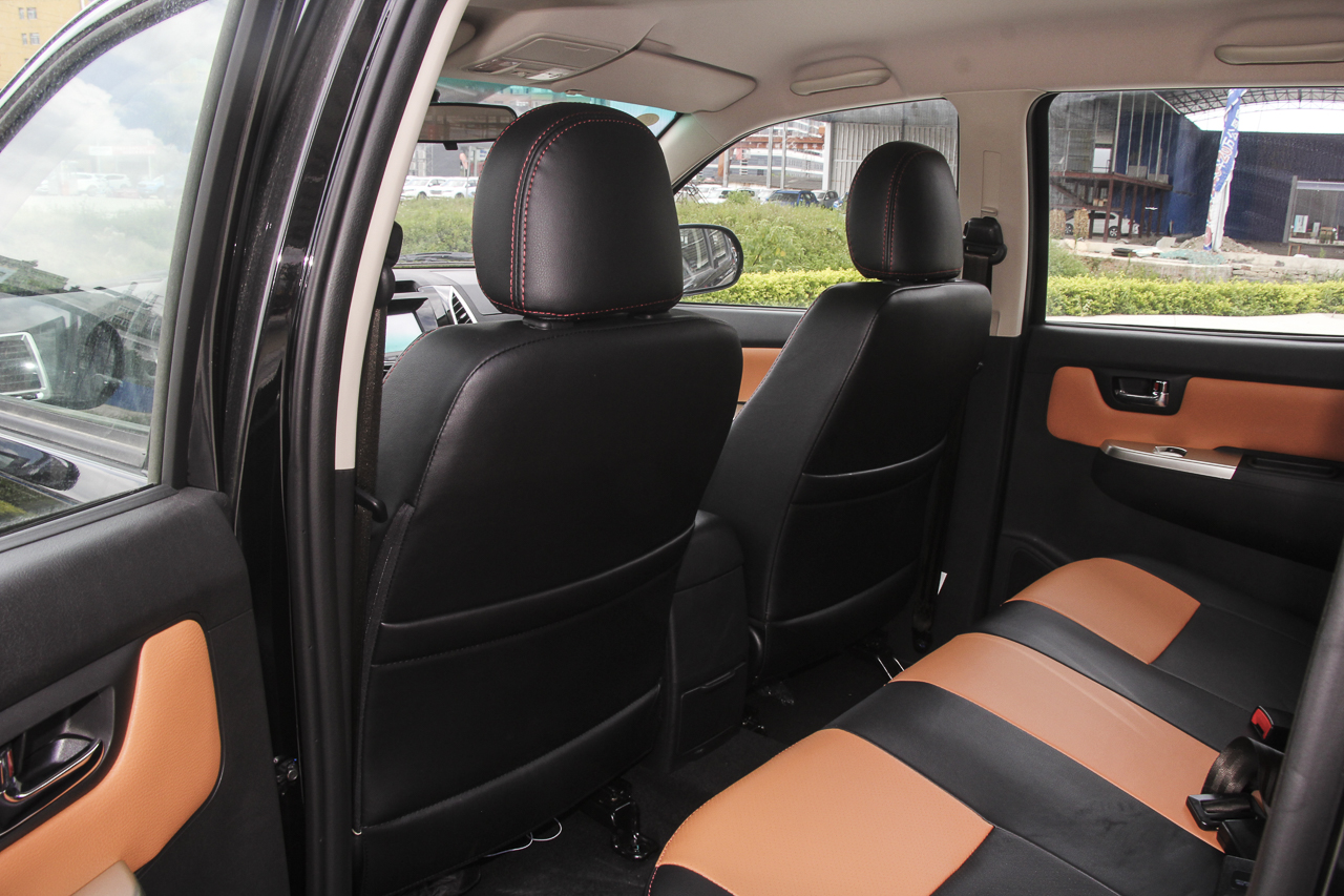 2018款黄海N1 2.8T手动柴油两驱超值加长版新内饰