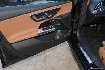 2026款奔驰E级 260 L 经典型