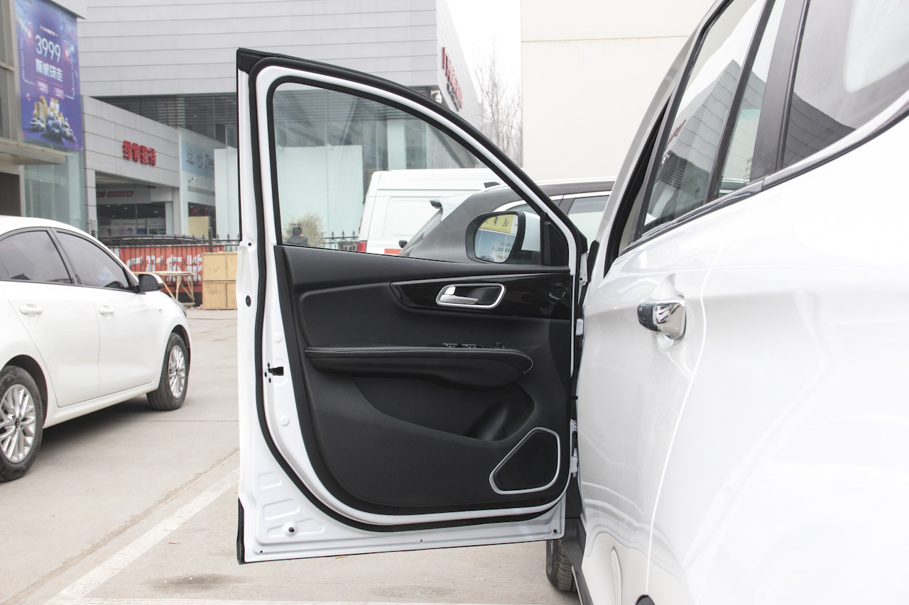 2018款斯威X7改款1.8L手动舒适版7座 