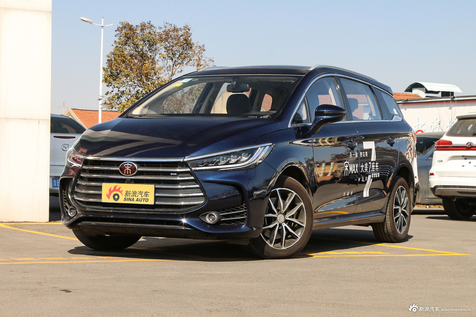 2018款比亚迪宋MAX 1.5T自动智联尊享型7座 