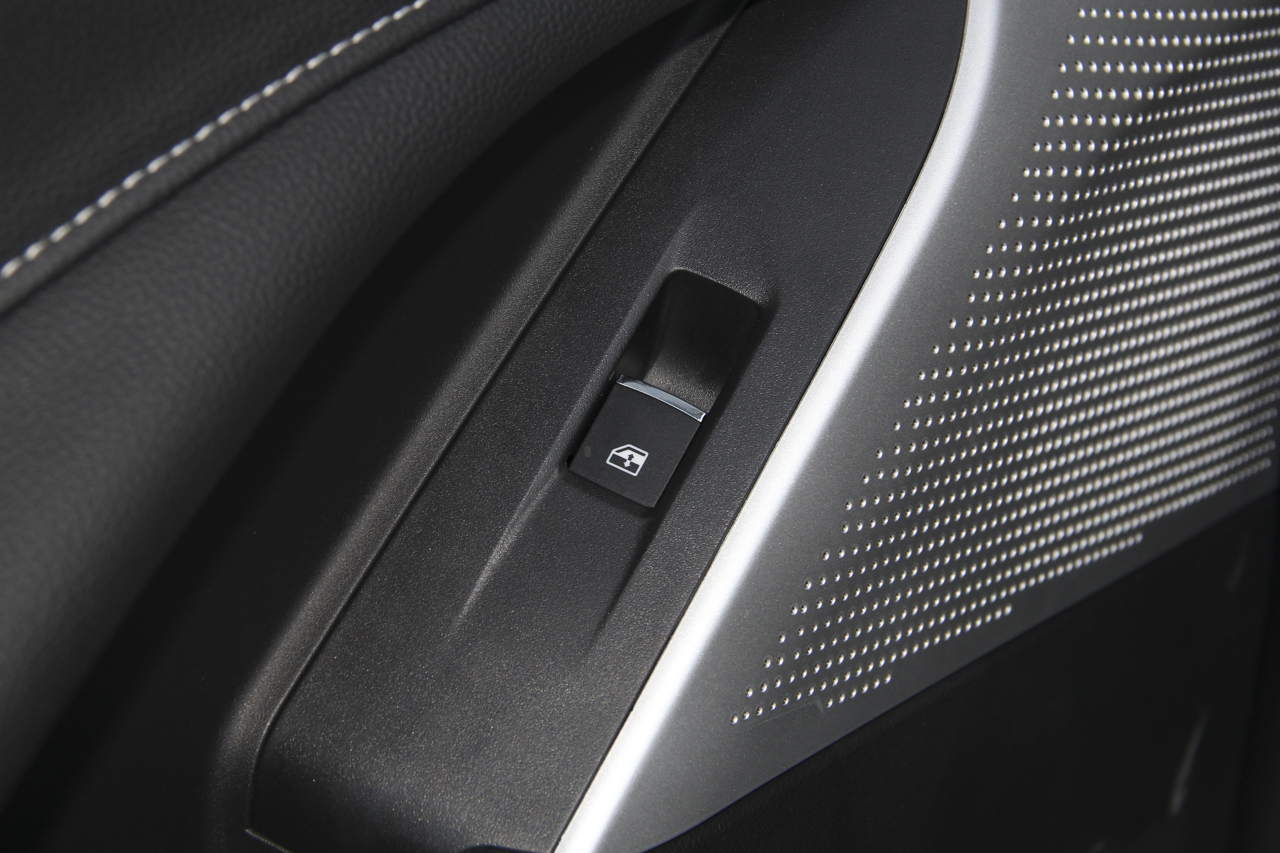 2017上汽大通D90 2.0T自动四驱天狼星