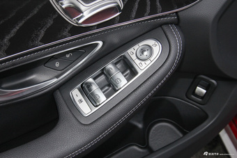 2019款奔驰C级C 260L 2.0T自动运动版