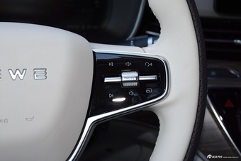 2025款荣威iMAX8 DMH 1.5T 陆尊奢享版