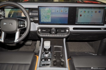 2025款北京BJ40e 魔核电驱标准版