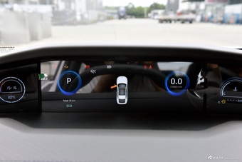 2025款长安UNI-V 1.5T 500Bar尊贵运动型