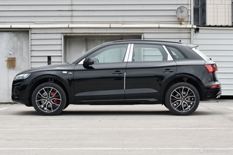 2026款奥迪Q5L 45周年典藏版 45 TFSI 豪华动感型