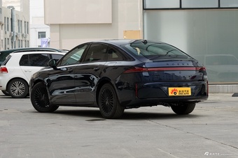 2026款荣威M7 DMH 205km 尊享版