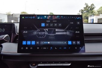 2025款长安UNI-V 第三代 1.5T 500Bar尊贵型