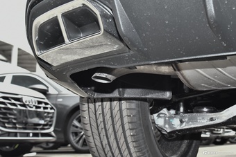 2026款奥迪Q5L 45周年典藏版 40 TFSI 豪华动感型