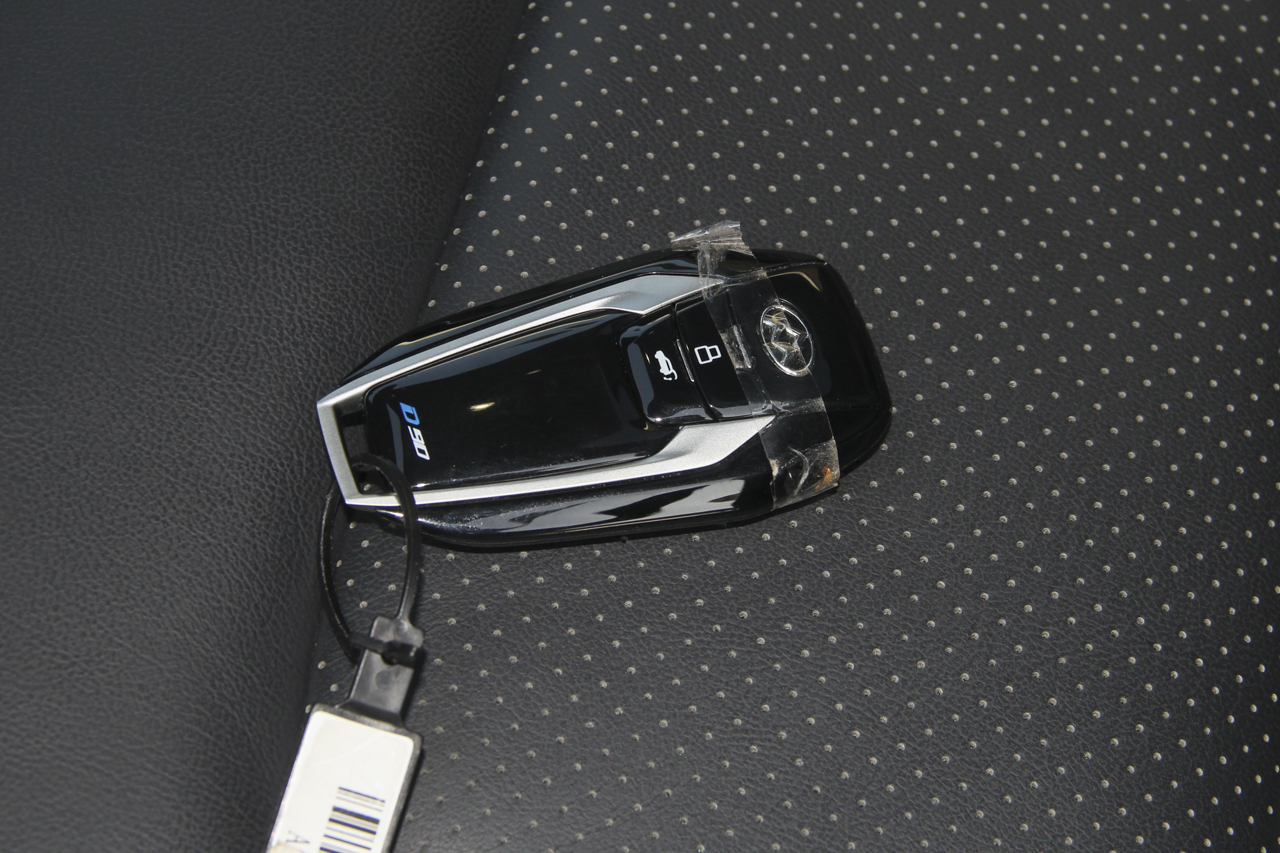 2017上汽大通D90 2.0T自动四驱天狼星