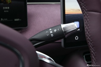 2025款岚图FREE+ 四驱乾崑版