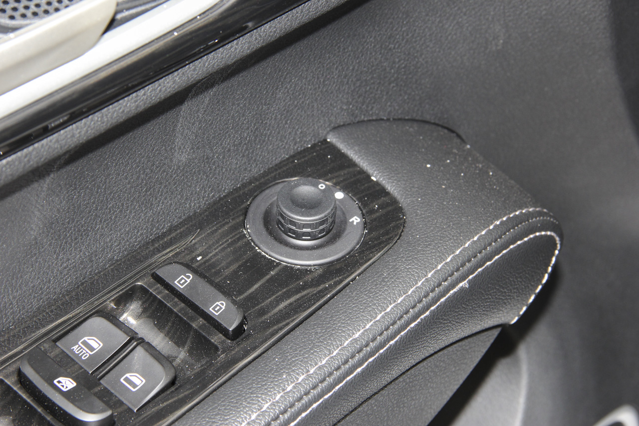 2018款斯威X7改款1.8L手动舒适版7座 