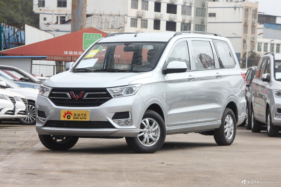 2018款五菱宏光S 1.5L手动标准型