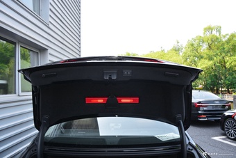 2022款奥迪A8L Horch创始人版 经典型