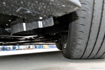 2025款长安UNI-V 1.5T 500Bar尊贵运动型