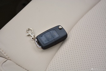 2022款凯锐浩克2.0L途悦豪华9座高顶1TZS