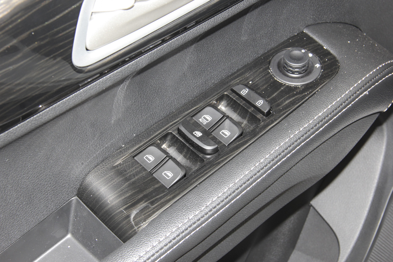 2018款斯威X7改款1.8L手动舒适版7座 