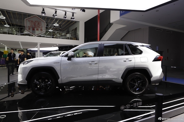 RAV4荣放混动