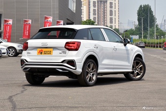 2025款奥迪Q2L 35 TFSI 时尚动感型