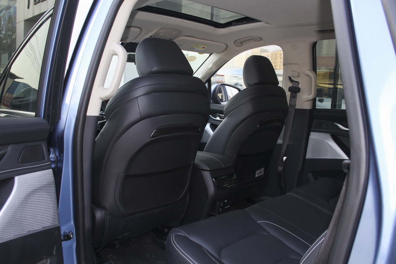 2017上汽大通D90 2.0T自动四驱天狼星