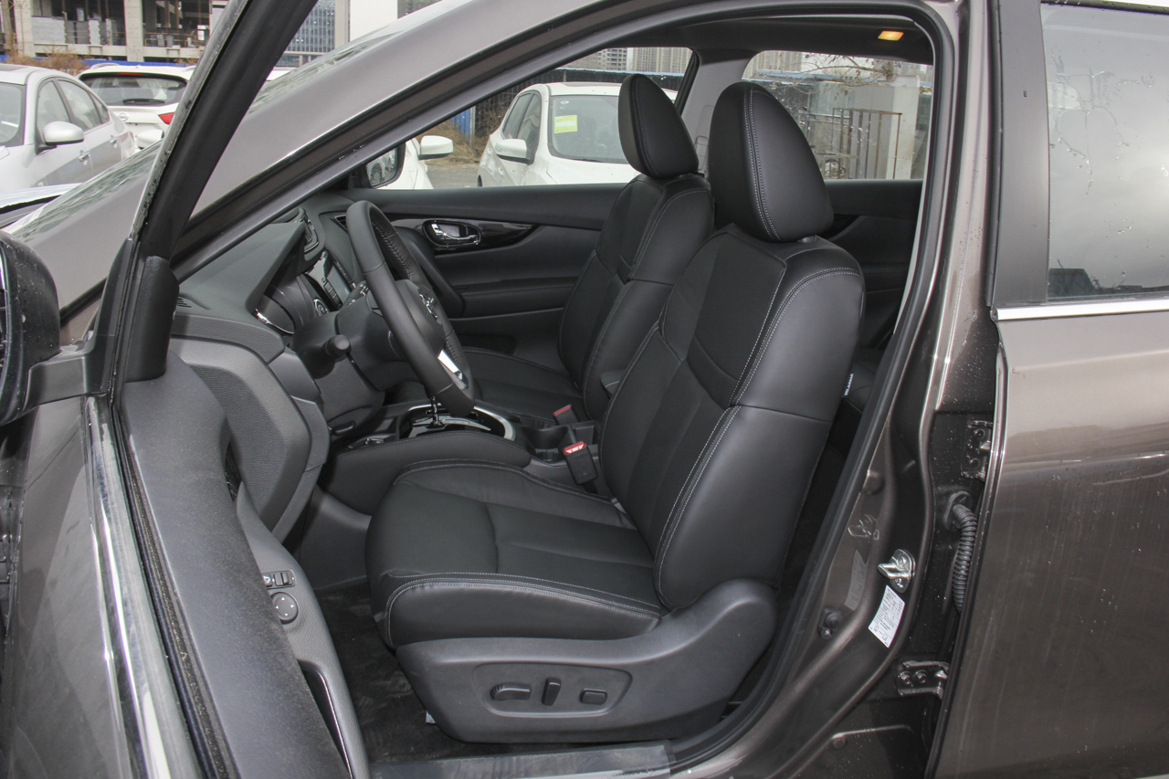 2019款奇骏2.0L自动两驱舒适版