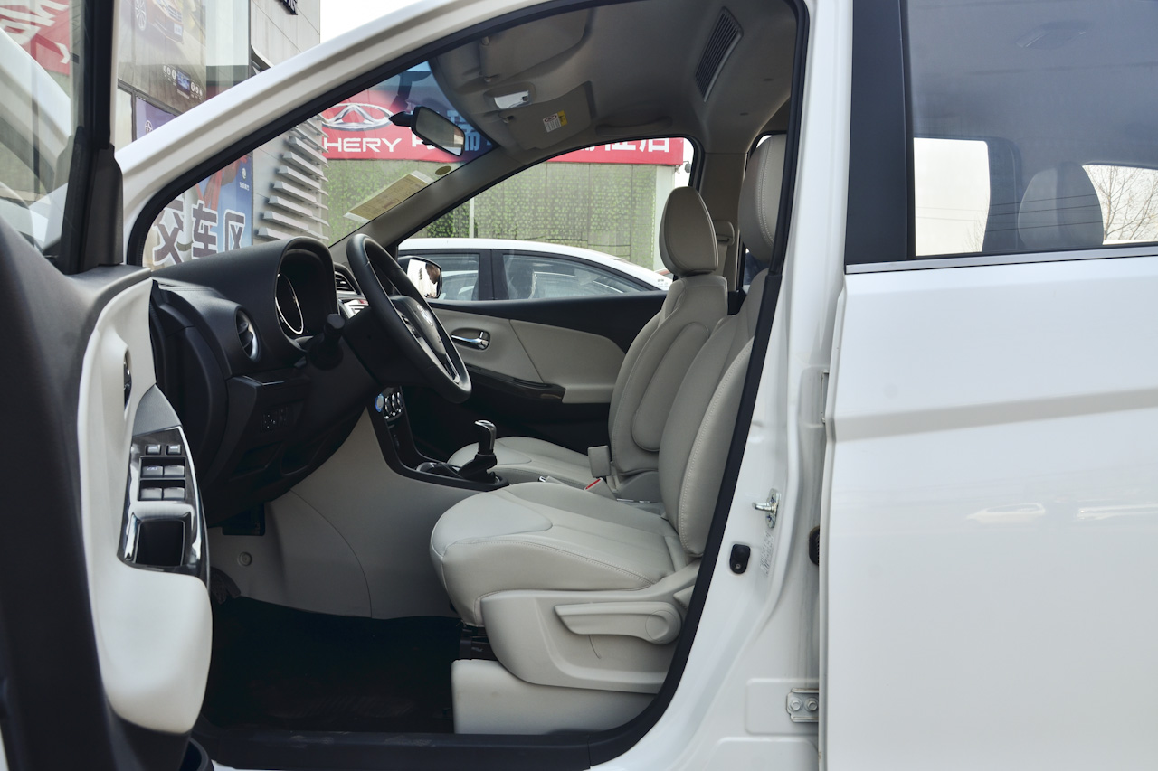 2017款启辰M50V 1.5L手动XV精英版