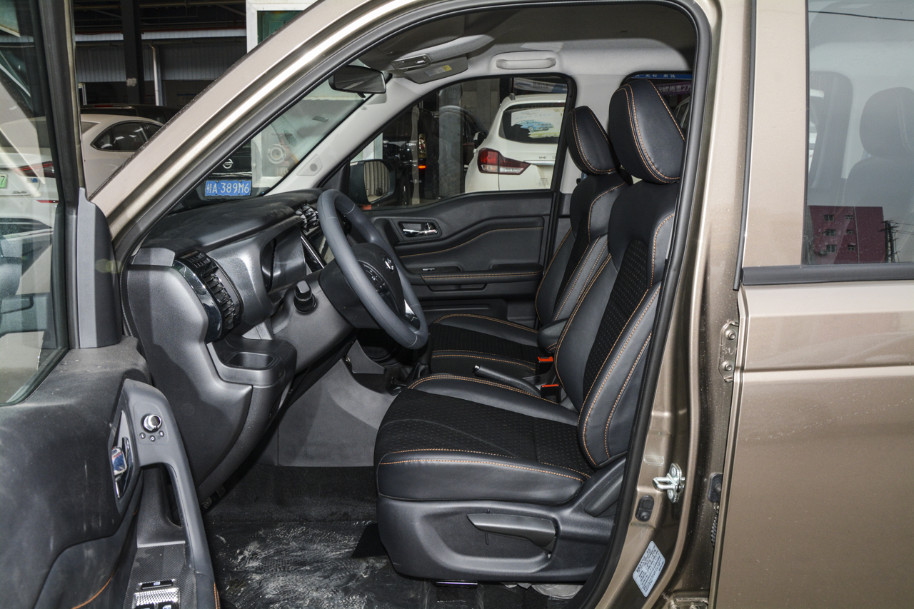  2019款长安欧尚X70A 1.5L手动精英型国VI 