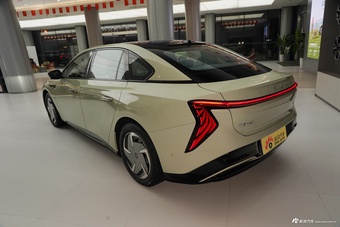 2025款红旗EH7 690 智选版