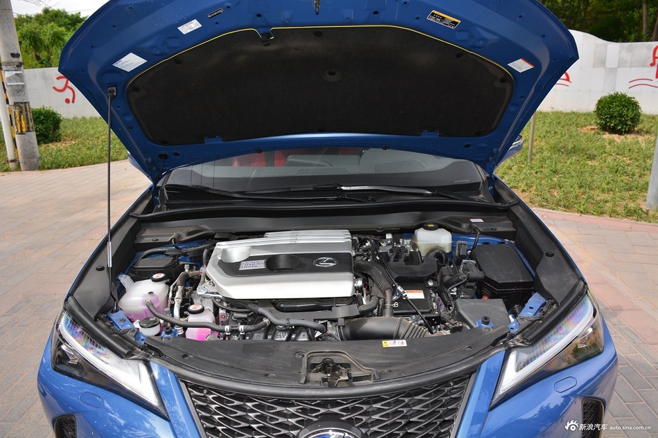 2019款雷克萨斯UX 260h F SPORT全驱版国VI