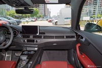 2025款奥迪A4L 200万辆悦享版 40 TFSI 豪华动感型