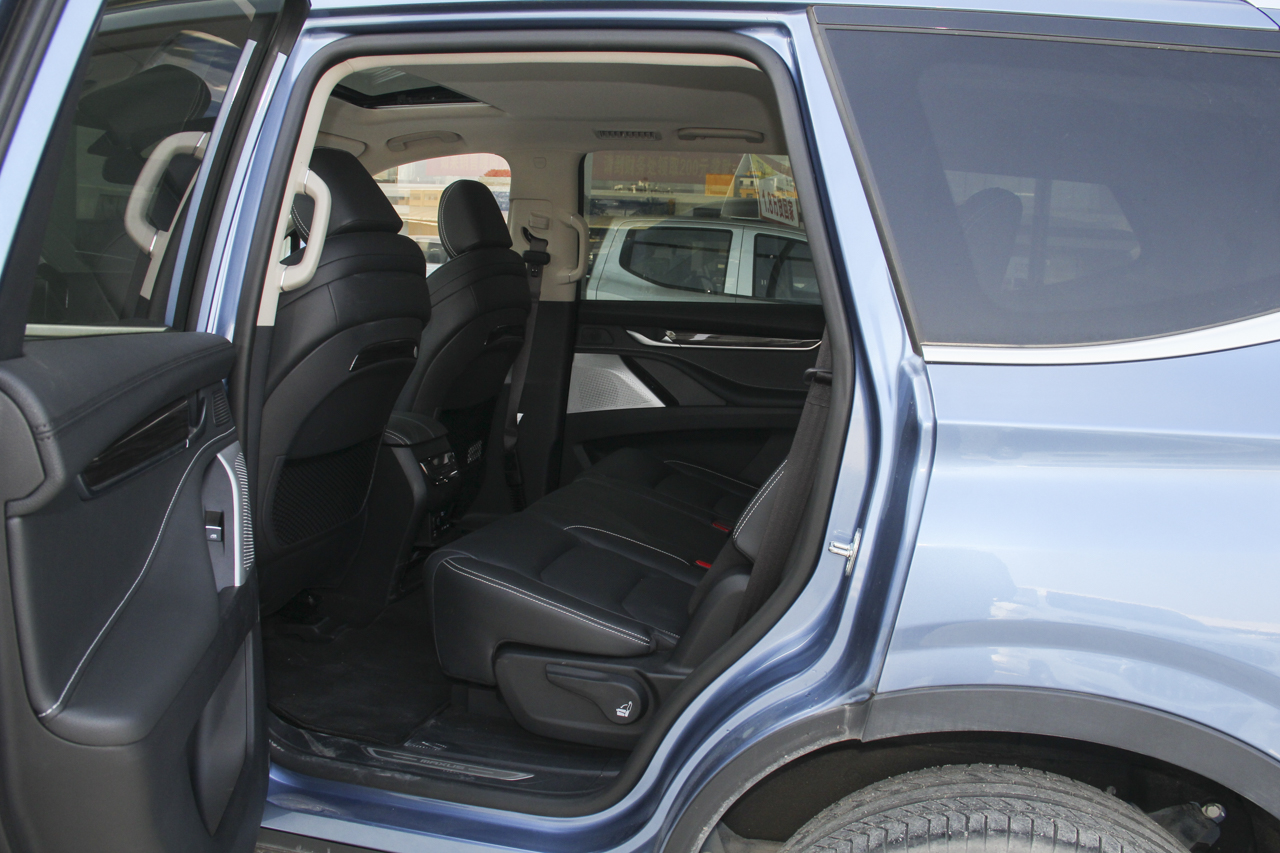 2017上汽大通D90 2.0T自动四驱天狼星