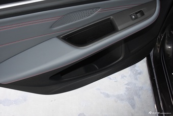 2025款凌渡L 280TSI DSG炫辣版