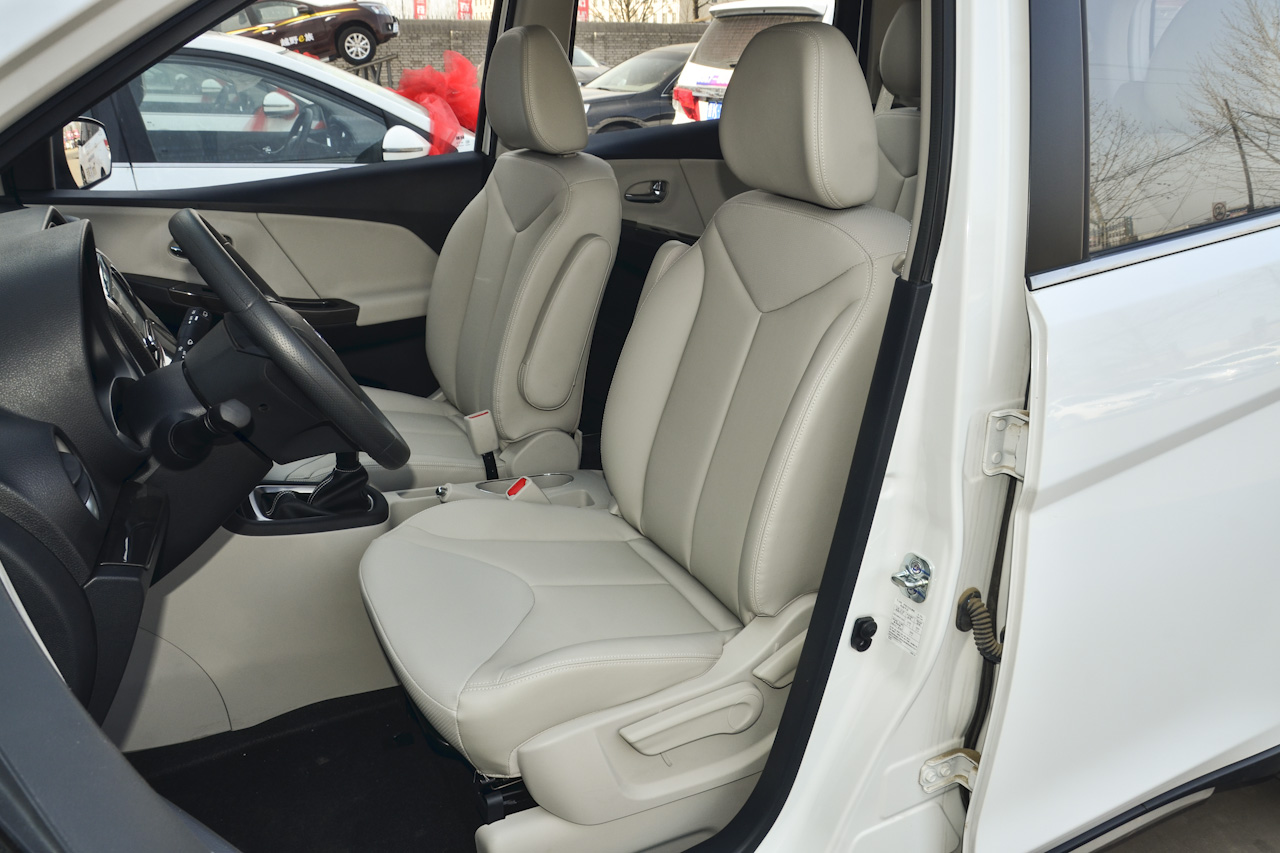 2017款启辰M50V 1.5L手动XV精英版