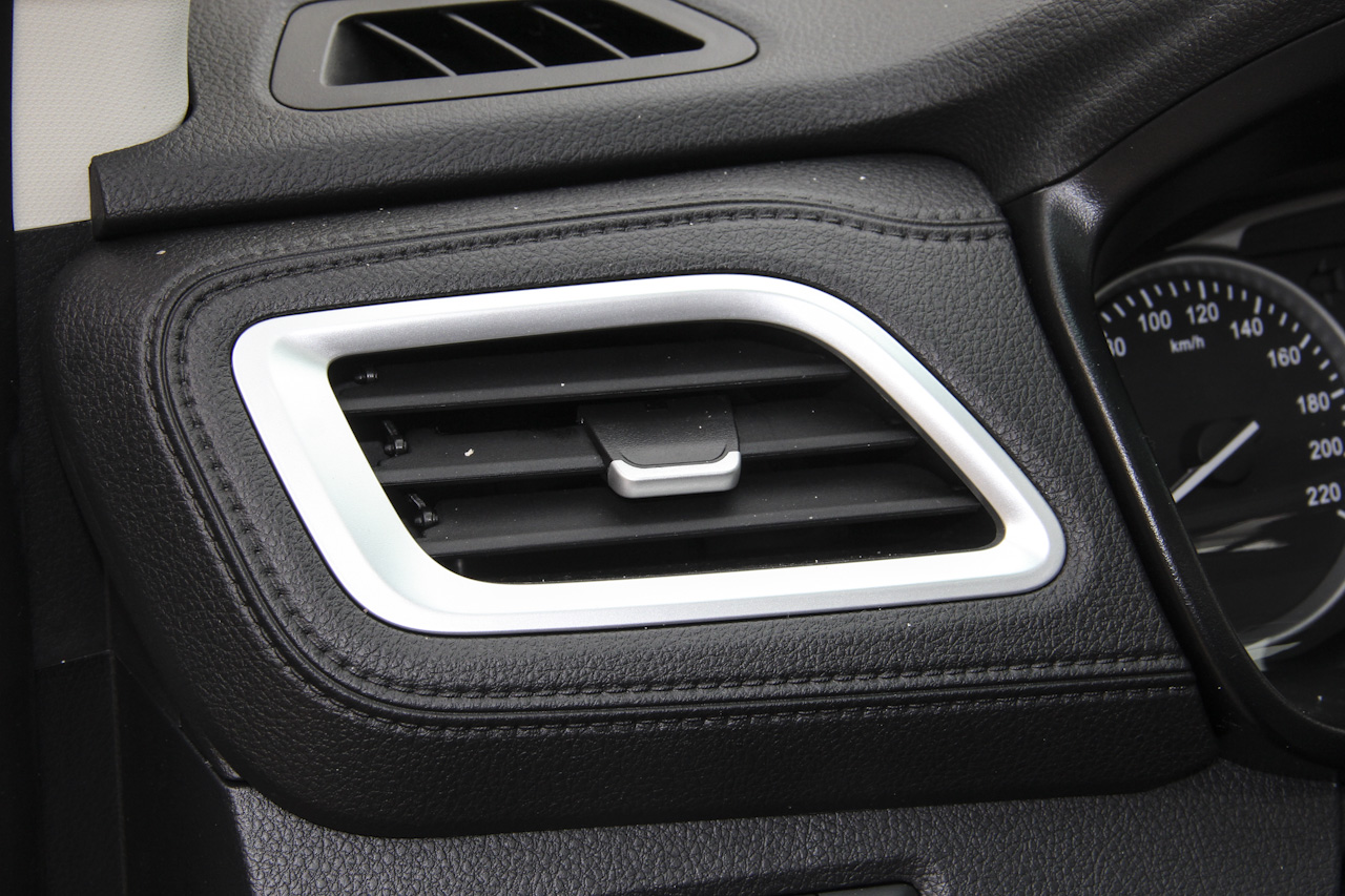 2018款斯威X7改款1.8L手动舒适版7座 