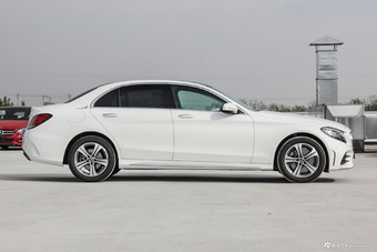 2019款奔驰C级C 260L 2.0T自动运动版