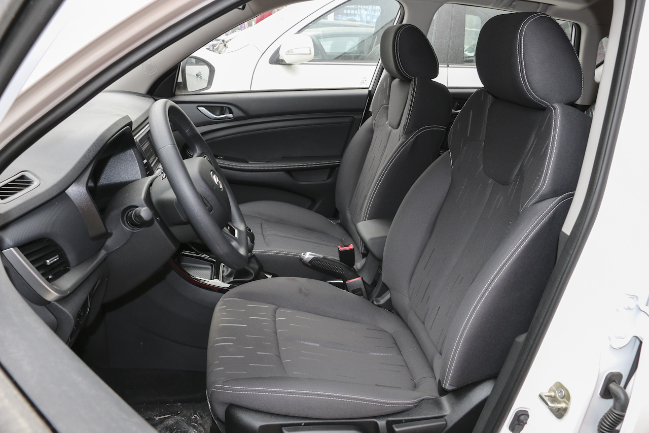 2017款陆风X2 1.6L手动劲锐版