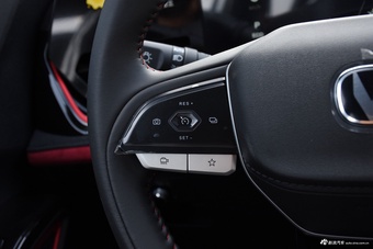 2025款长安X5 PLUS 1.5T DCT卓越型