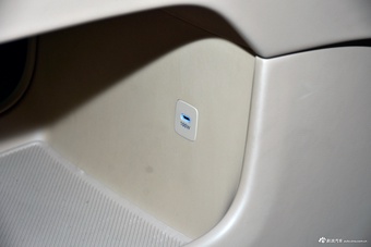 2025款问界M8 增程 Ultra版 53.4kWh 6座版