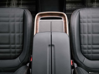 2025款RIVIAN R1T 基本型 官图